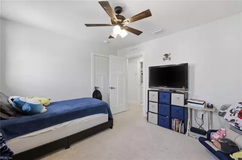 Bedroom - 563 Spring Hill Pl, Smithfield, VA 23430 photo 3 of 7
