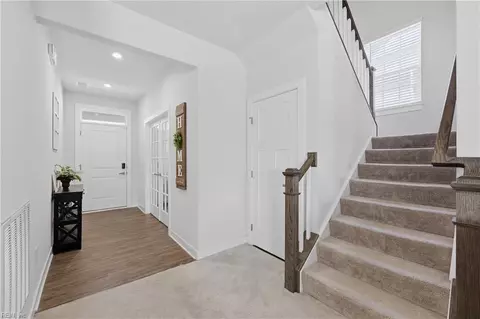 Entry Way - 563 Spring Hill Pl, Smithfield, VA 23430 photo 1 of 9