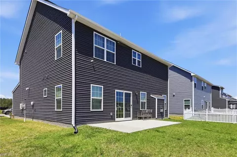 Exterior - 563 Spring Hill Pl, Smithfield, VA 23430 photo 3 of 10