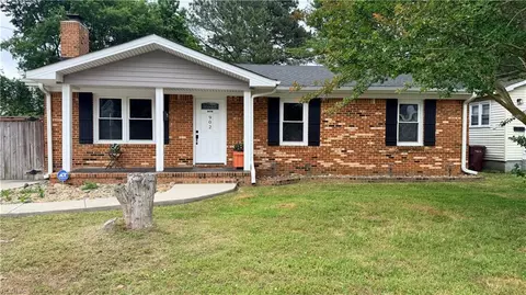 902 Annette St, Chesapeake, VA 23324