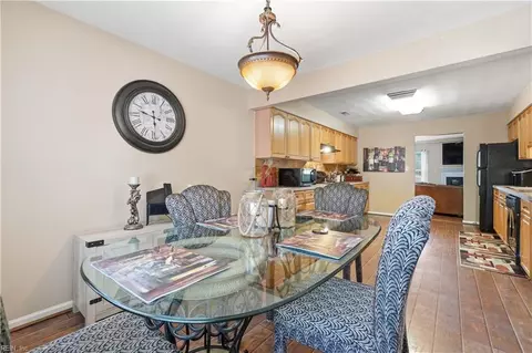 Dining - 705 Basnight Ct, Chesapeake, VA 23322 photo 2 of 2