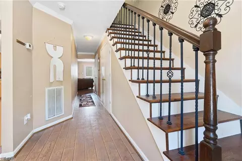 Entry Way - 705 Basnight Ct, Chesapeake, VA 23322 photo 1 of 4