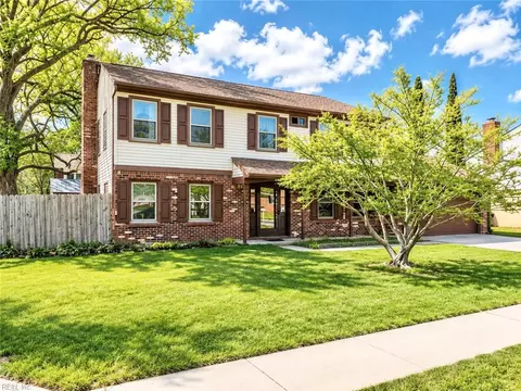 251 S Parliament Dr, Virginia Beach, VA 23462