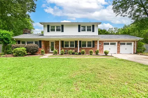 3208 Blue Ridge Ct, Virginia Beach, VA 23452
