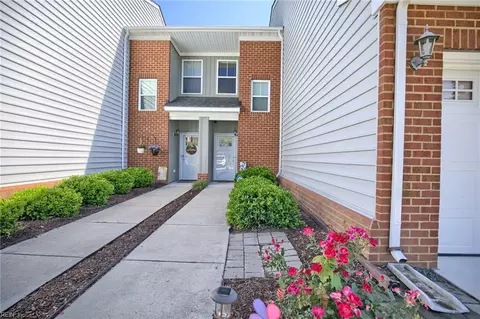 9 Franklin Ln, Poquoson, VA 23662