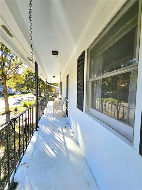 Exterior - 107 Five Forks Ln, Hampton, VA 23669 photo 4 of 9