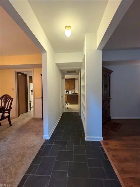 Entry Way - 107 Five Forks Ln, Hampton, VA 23669 photo 7 of 7