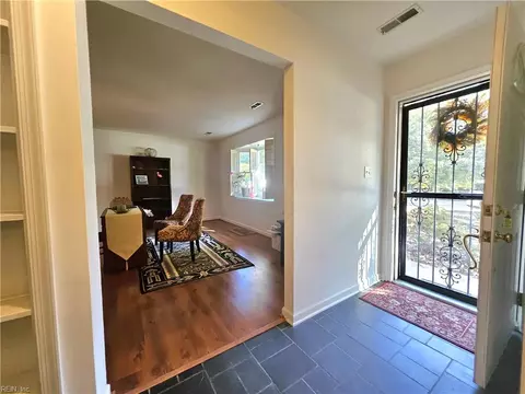 Entry Way - 107 Five Forks Ln, Hampton, VA 23669 photo 2 of 6