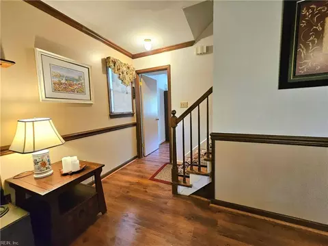 Entry Way - 107 Five Forks Ln, Hampton, VA 23669 photo 3 of 6