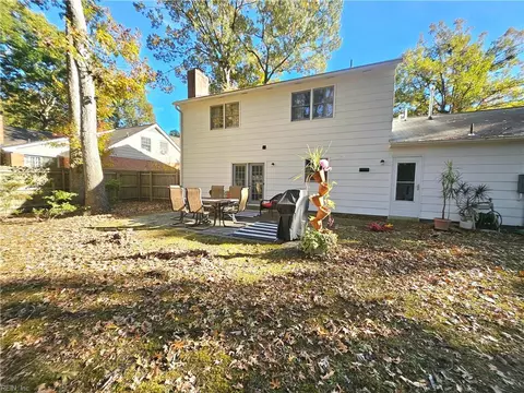 Exterior - 107 Five Forks Ln, Hampton, VA 23669 photo 5 of 9