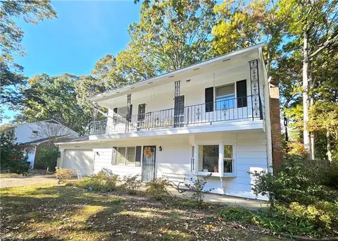 Exterior - 107 Five Forks Ln, Hampton, VA 23669 photo 2 of 9