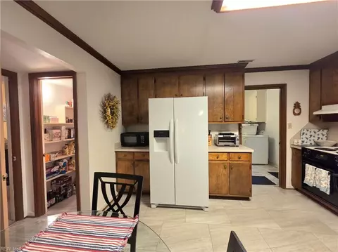Kitchen - 107 Five Forks Ln, Hampton, VA 23669 photo 3 of 4