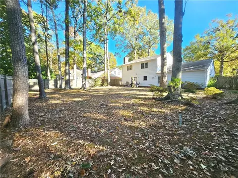 Exterior - 107 Five Forks Ln, Hampton, VA 23669 photo 6 of 9