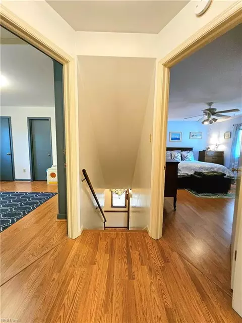 Entry Way - 107 Five Forks Ln, Hampton, VA 23669 photo 5 of 6