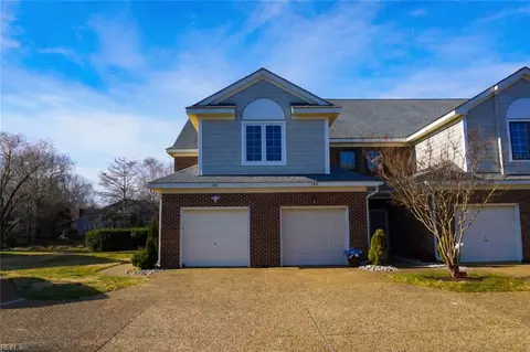 208 Genoa Dr #17, Hampton, VA 23664