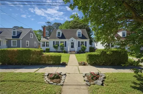 Exterior - 10 E Southampton Ave, Hampton, VA 23669 photo 1 of 6