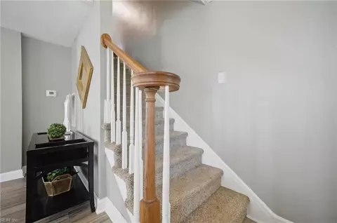 Entry Way - 10 E Southampton Ave, Hampton, VA 23669 photo 1 of 1