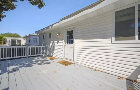 Exterior - 10 E Southampton Ave, Hampton, VA 23669 photo 2 of 6