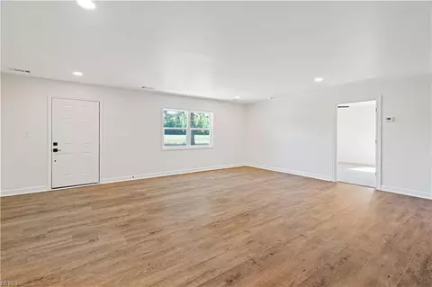 Living - 36044 Shingleton Rd, Waverly, VA 23890 photo 1 of 2