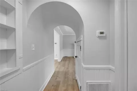 Entry Way - 12 Mcdonald Rd, Hampton, VA 23669 photo 4 of 13