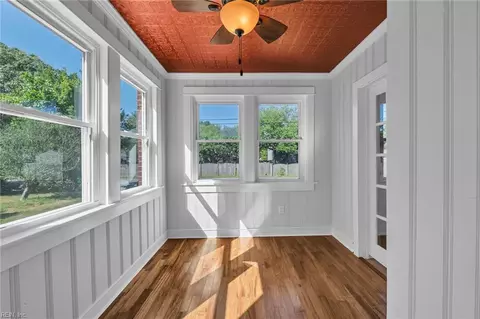 Entry Way - 12 Mcdonald Rd, Hampton, VA 23669 photo 1 of 13