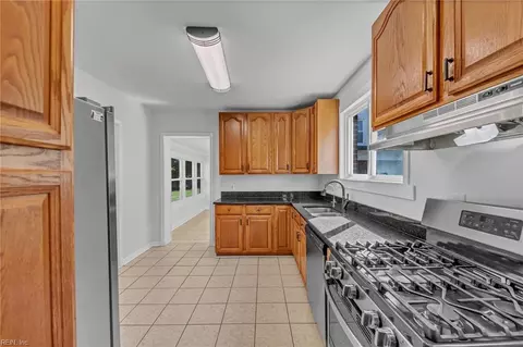 Kitchen - 12 Mcdonald Rd, Hampton, VA 23669 photo 2 of 3