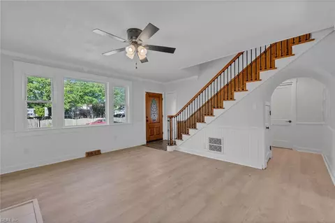 Living - 12 Mcdonald Rd, Hampton, VA 23669 photo 1 of 3