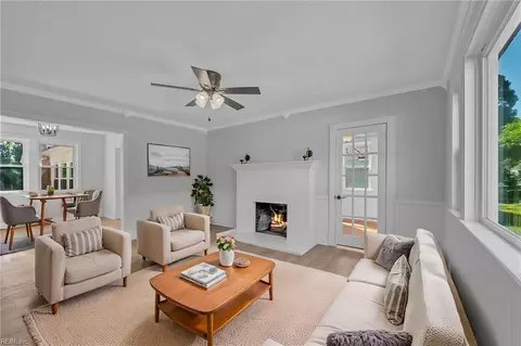 Living - 12 Mcdonald Rd, Hampton, VA 23669 photo 2 of 3