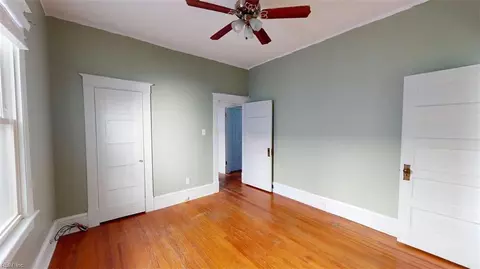 Bedroom - 250 Lee St, Hampton, VA 23669 photo 2 of 8