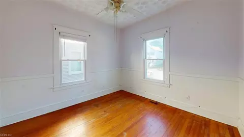 Bedroom - 250 Lee St, Hampton, VA 23669 photo 7 of 8