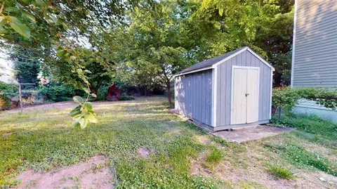 Exterior - 250 Lee St, Hampton, VA 23669 photo 3 of 3