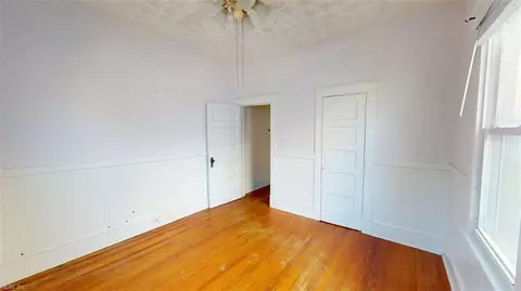 Bedroom - 250 Lee St, Hampton, VA 23669 photo 4 of 8