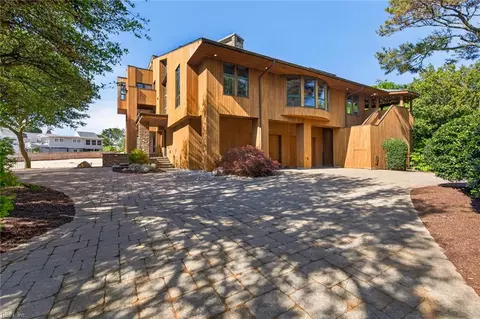 2232 Sandpiper Rd, Virginia Beach, VA 23456