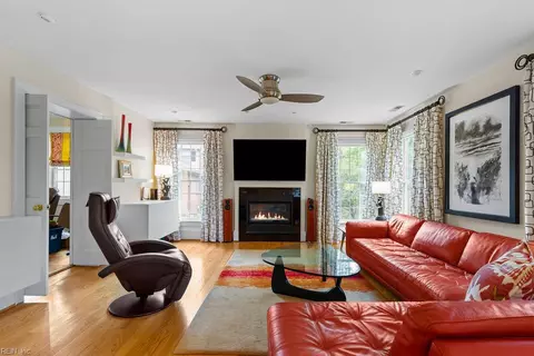 Living - 618 Butler Ave, Suffolk, VA 23434 photo 3 of 3