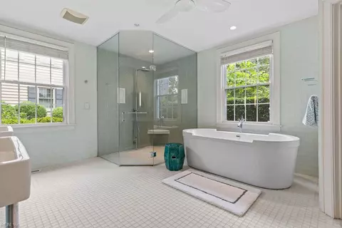 Bath - 618 Butler Ave, Suffolk, VA 23434 photo 1 of 4