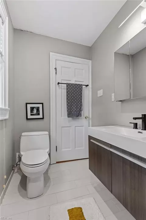 Bath - 618 Butler Ave, Suffolk, VA 23434 photo 4 of 4