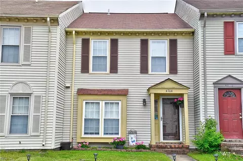 4704 Woods Edge Rd, Virginia Beach, VA 23462