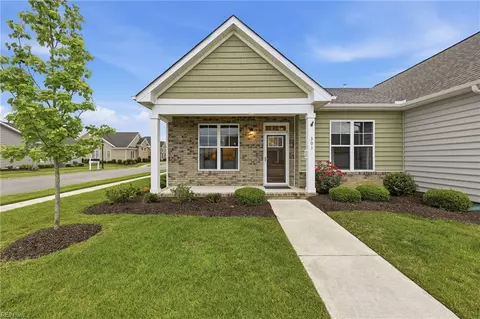 301 Cathedral St, Smithfield, VA 23430