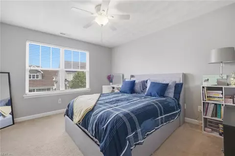 Bedroom - 49 Rockingham Dr, Hampton, VA 23669 photo 1 of 7