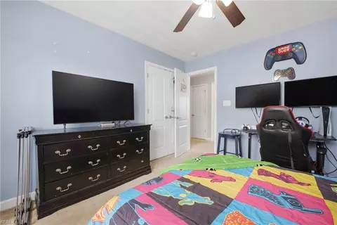 Bedroom - 49 Rockingham Dr, Hampton, VA 23669 photo 4 of 7