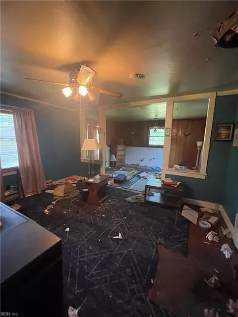 Living - 121 Abilene Ave, Norfolk, VA 23502 photo 4 of 4