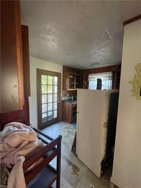 Kitchen - 121 Abilene Ave, Norfolk, VA 23502 photo 2 of 2