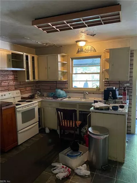 Kitchen - 121 Abilene Ave, Norfolk, VA 23502 photo 1 of 2