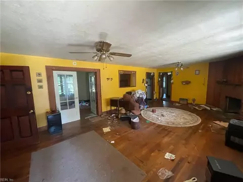 Living - 121 Abilene Ave, Norfolk, VA 23502 photo 2 of 4