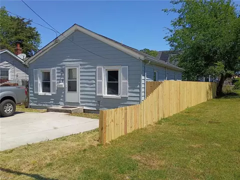 6 Salem St, Hampton, VA 23669