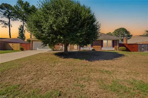 969 Earl Of Essex Arch Arch, Virginia Beach, VA 23454
