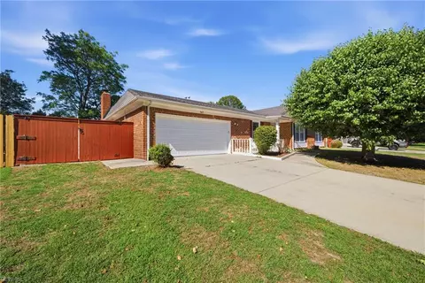 969 Earl Of Essex Arch Arch, Virginia Beach, VA 23454