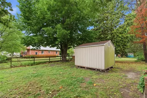 Exterior - 24 Ivy Home Rd, Hampton, VA 23669 photo 12 of 14
