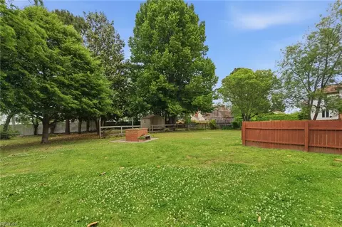 Exterior - 24 Ivy Home Rd, Hampton, VA 23669 photo 9 of 14