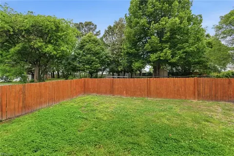 Exterior - 24 Ivy Home Rd, Hampton, VA 23669 photo 5 of 14